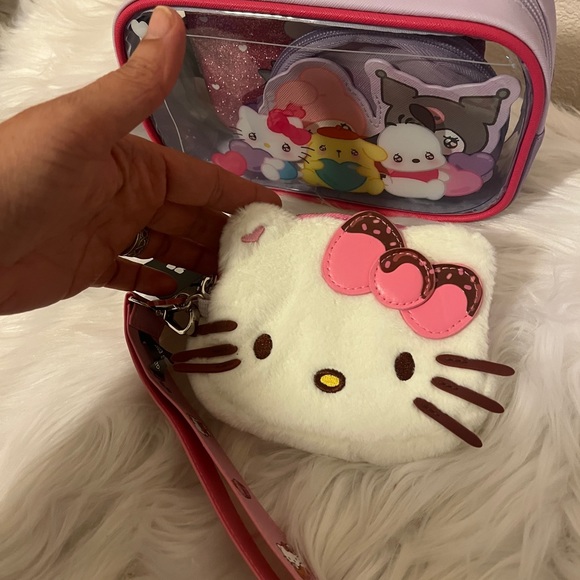 Hello Kitty and Friends Emo Kyun Makeup Bag Hello Kitty Dessert Plush Coin Purse - Picture 2 of 9